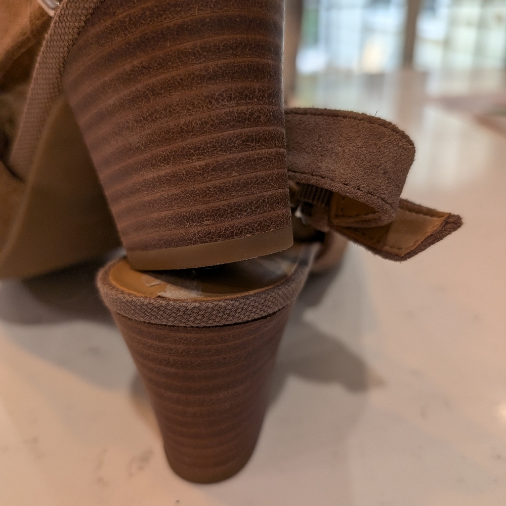 Franco Sarto Mandi 2 Slingback  Taupe Suede Block Heel Sandals Sz 8.5 EUC - Picture 3 of 8